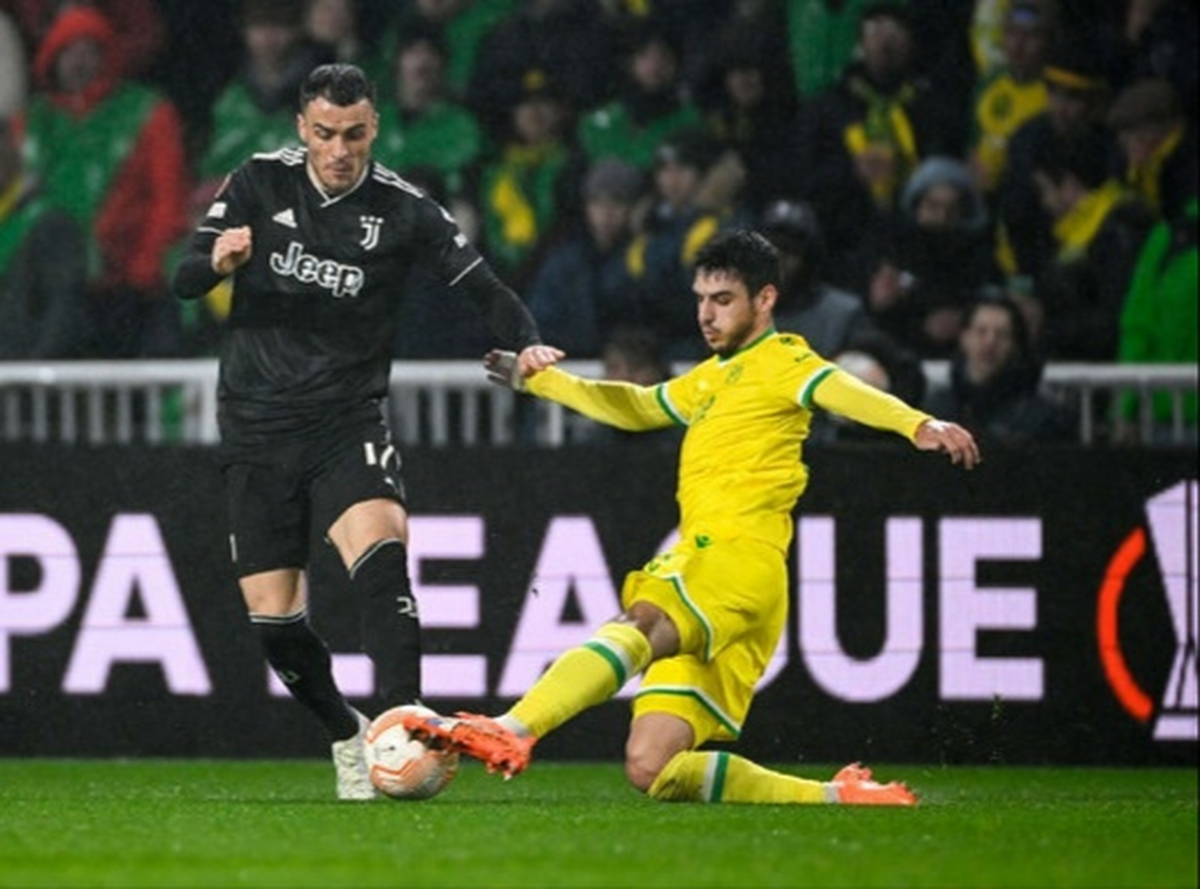 关于南特队在近期比赛中展现出强大的实力和团结精神的信息 关于南特队在近期比赛中展现出强大的实力和团结精神的信息