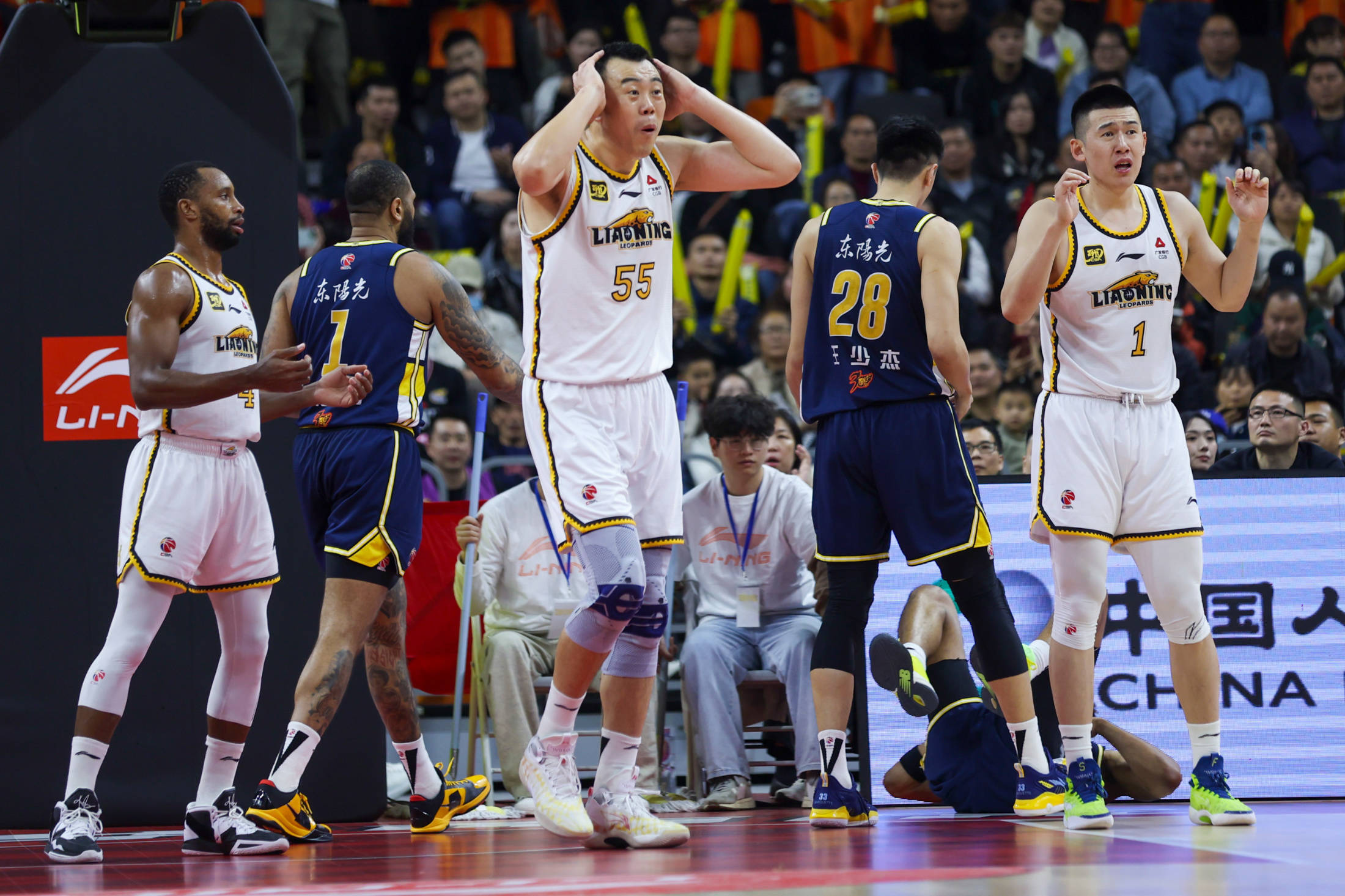 黑马队迅速崛起,成为潜在夺冠热门 黑马队迅速崛起,成为潜在夺冠热门